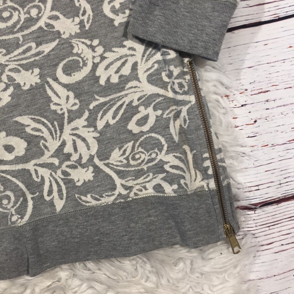 Soft Surroundings Gray and Cream Sweatshirt - Picture 9 of 11